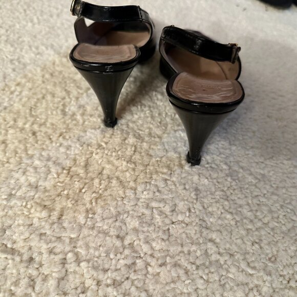 25 pair of high end designer womens shoes. All like new. Some never worn - Picture 9 of 16